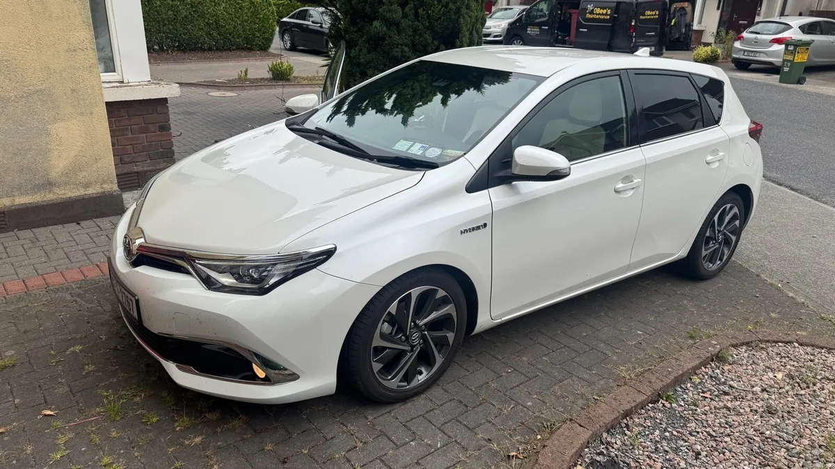 Toyota Auris G package, Heated seats, Top line - Image 1