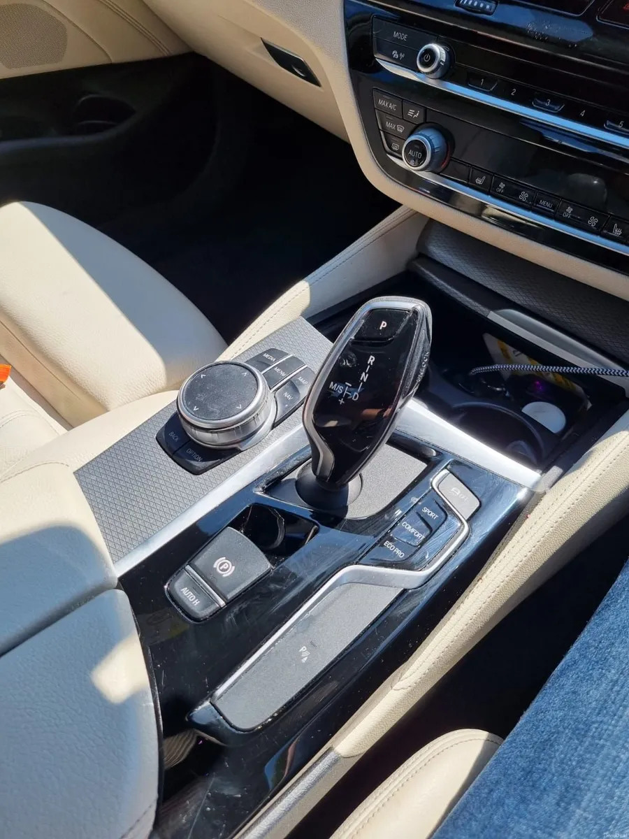 BMW 5-Series 2020 - Image 2