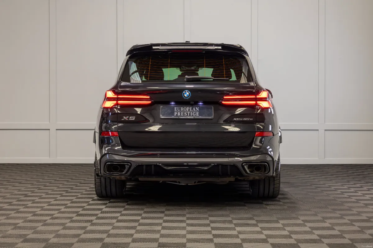 2025 BMW X5 X-Drive 50e M-Sport - Image 5
