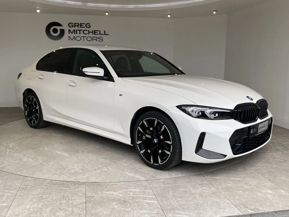 BMW 3-Series 2025 - Image 1