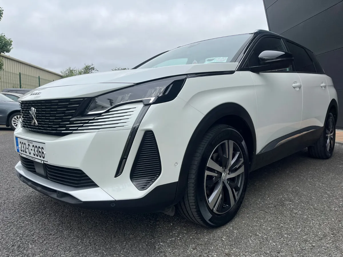 Peugeot 5008 2023 - Image 2