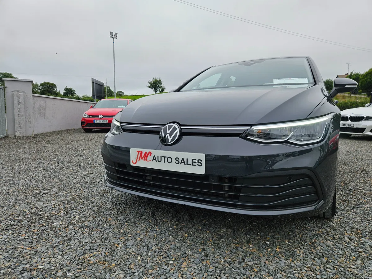 Volkswagen Golf 2024 - Image 4