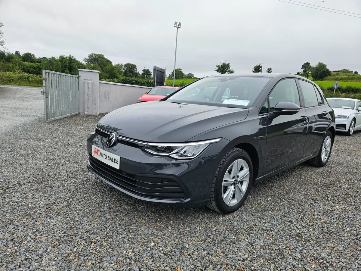 Volkswagen Golf 2024 - Image 2