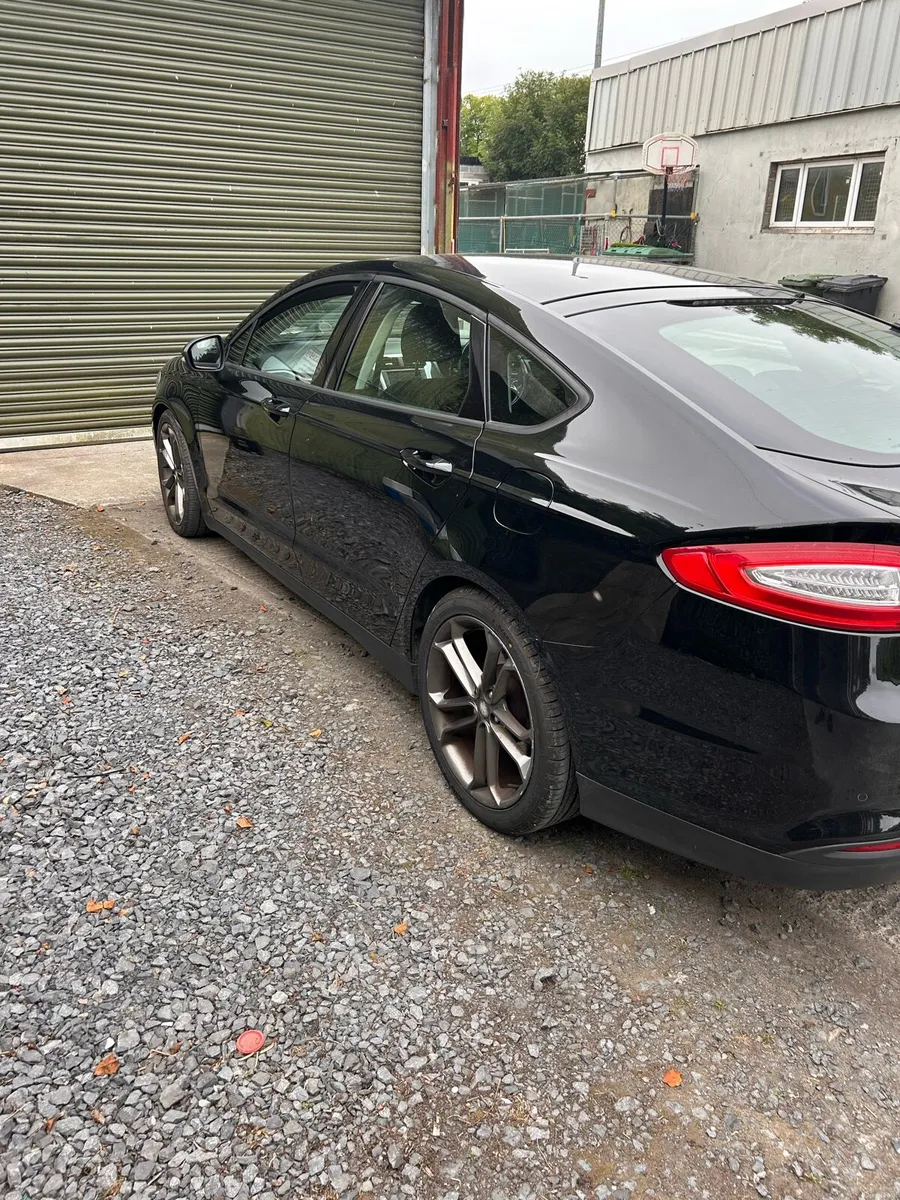 Car - Image 3