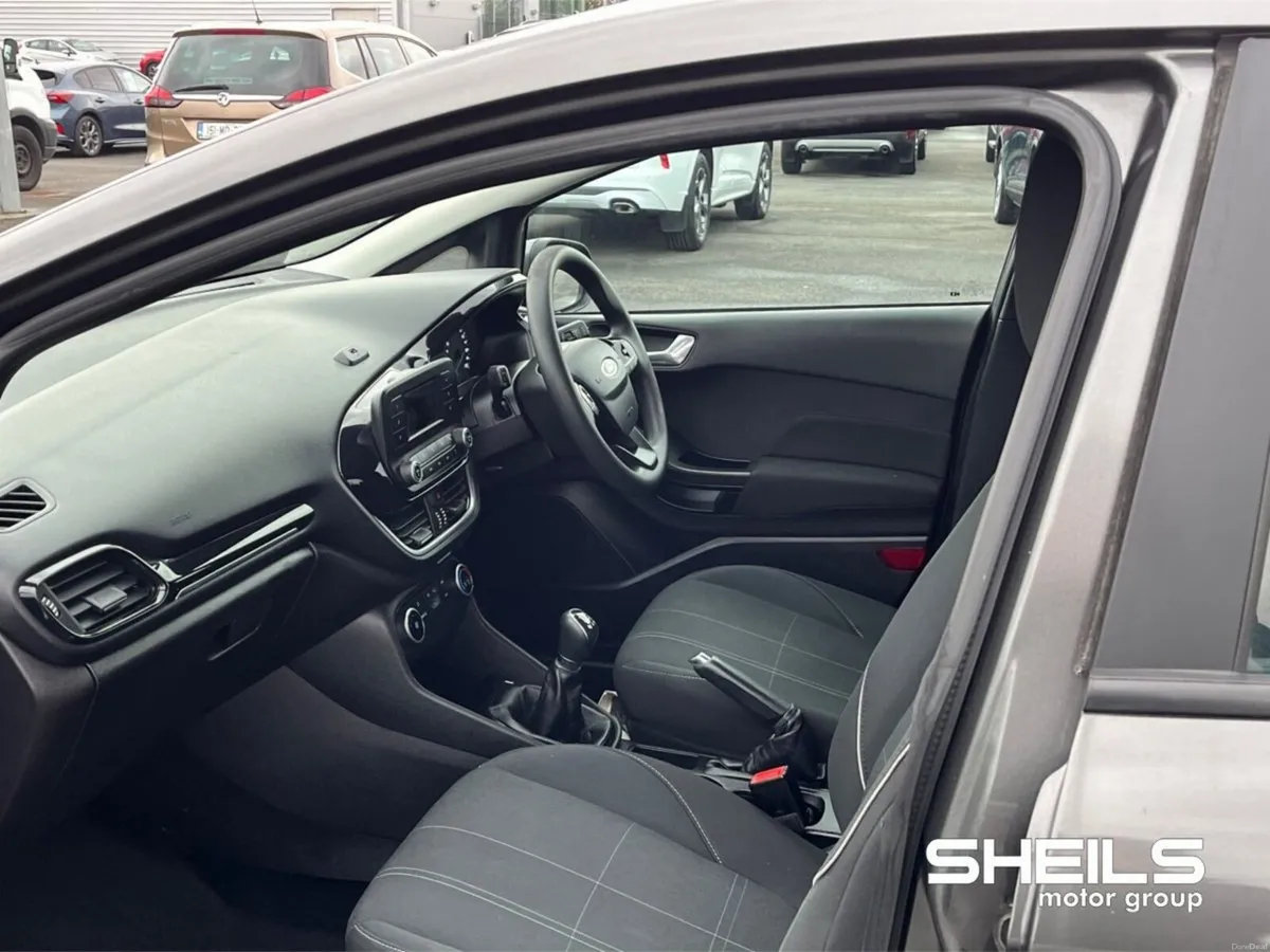 Ford Fiesta 1.1L 70 PS Zetec - Image 5