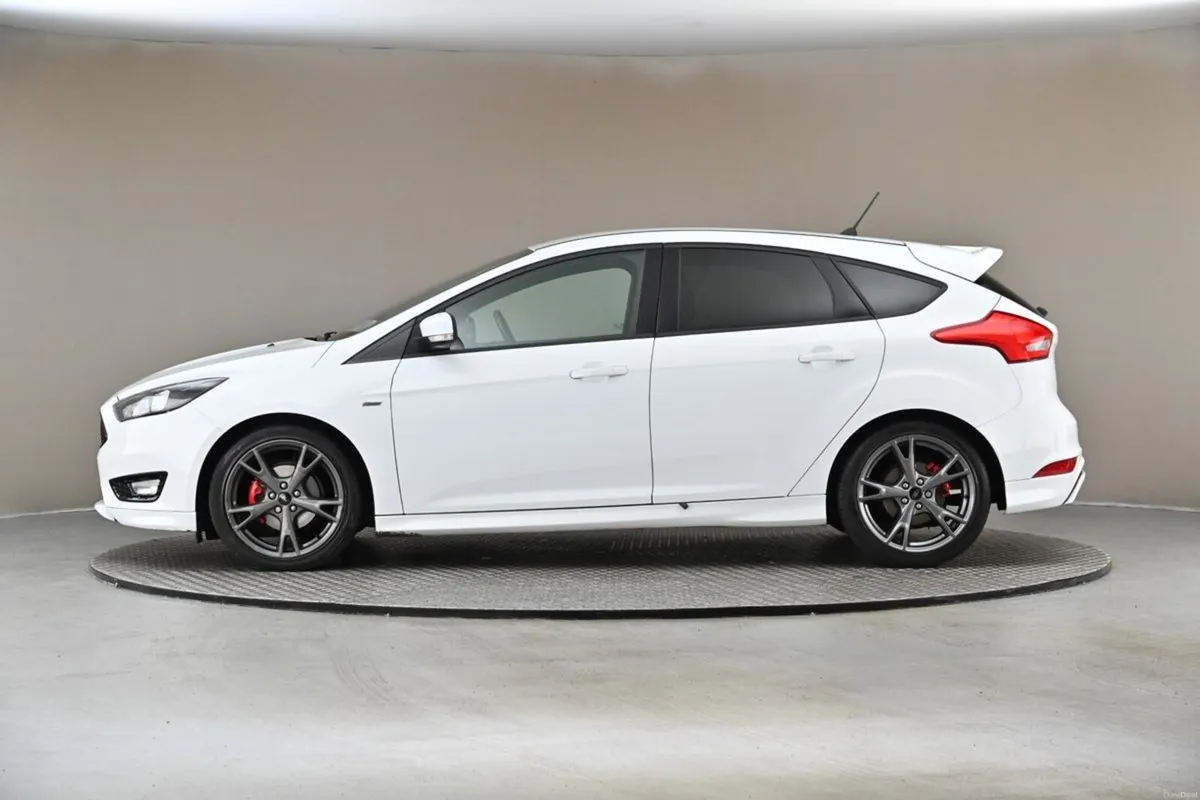 Ford Focus 1.0 ST-LINE X ECOBOOST 140BHP 6SPD - Image 5