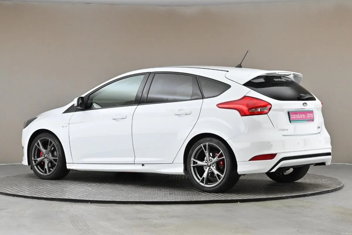 Ford Focus 1.0 ST-LINE X ECOBOOST 140BHP 6SPD - Image 6