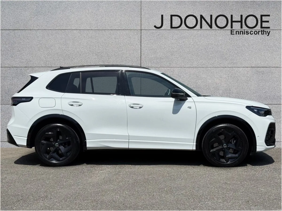 Volkswagen Tiguan 2.0TDI 150HP R Line Sunroof DSG - Image 3