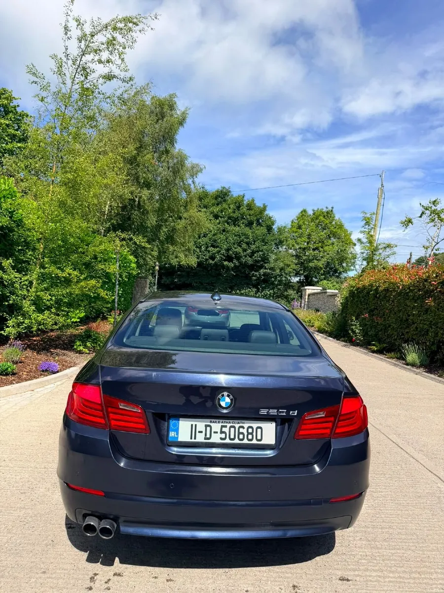 BMW 5-Series 2011 - Image 3