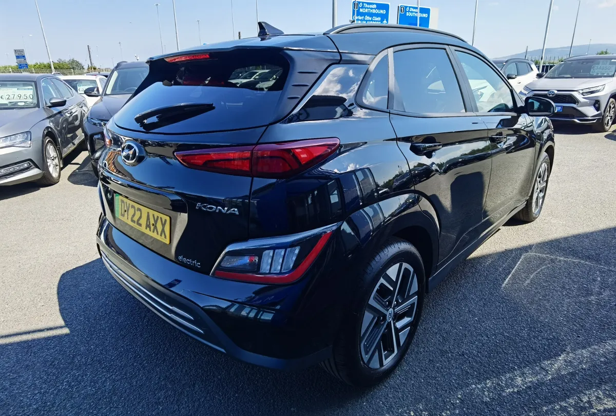 HYUNDAI KONA 64KWH PREMIUM *96.1% BATTERY HEALTH* - Image 5