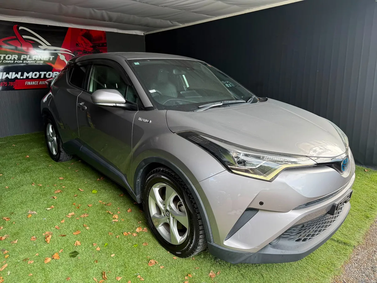 TOYOTA CHR 2018 AUTOMATIC - Image 2