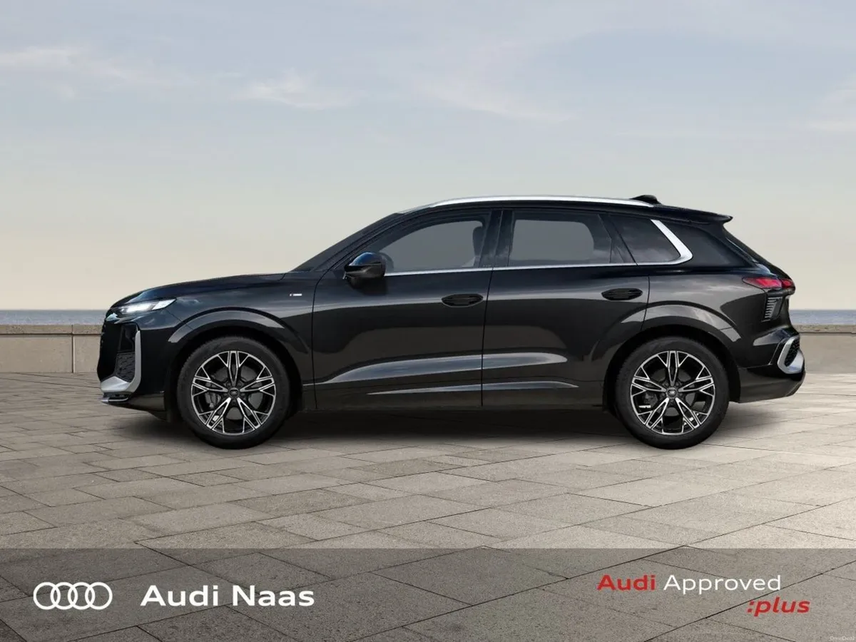 Audi Q3 S line TDI S tronic suv - Image 3