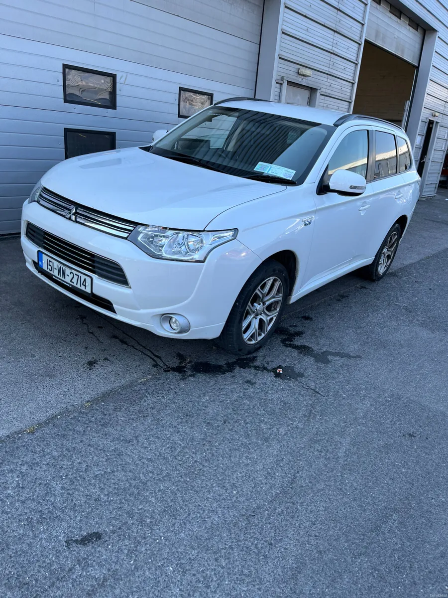 Mitsubishi Outlander  Automatic  2015 Trade Sale - Image 1