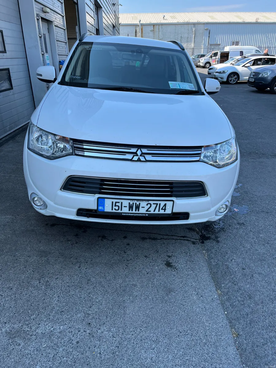 Mitsubishi Outlander  Automatic  2015 Trade Sale - Image 2