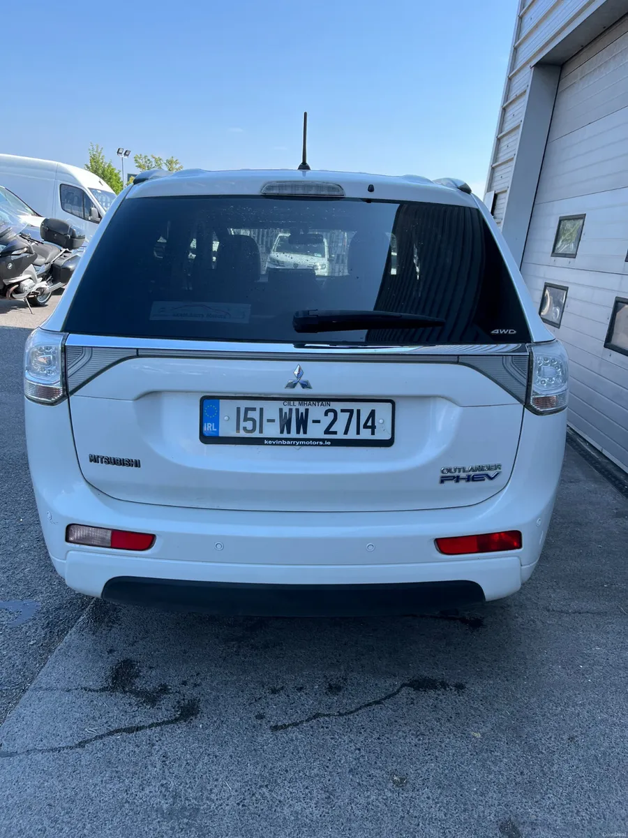 Mitsubishi Outlander  Automatic  2015 Trade Sale - Image 5
