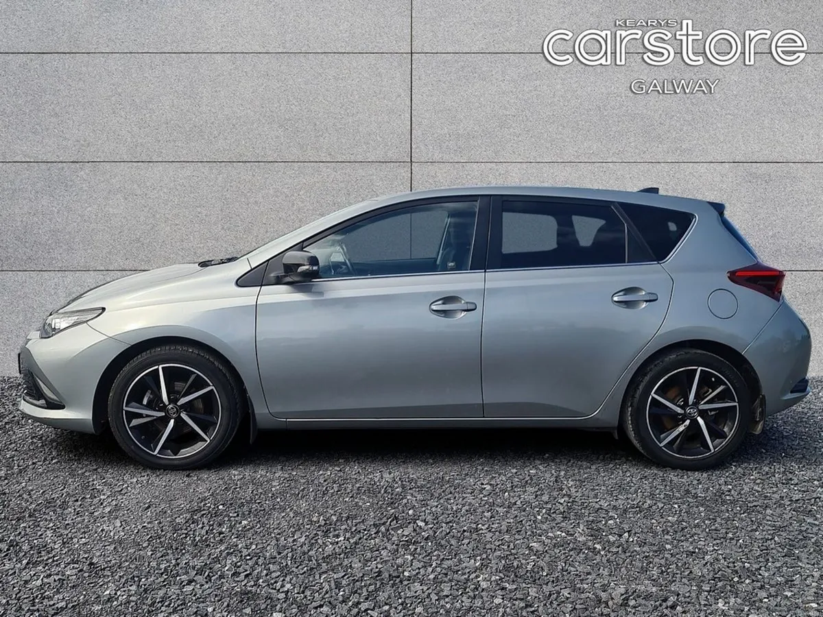 Toyota Auris 1.2 D4-T 5Dr Luna Sport - Image 6