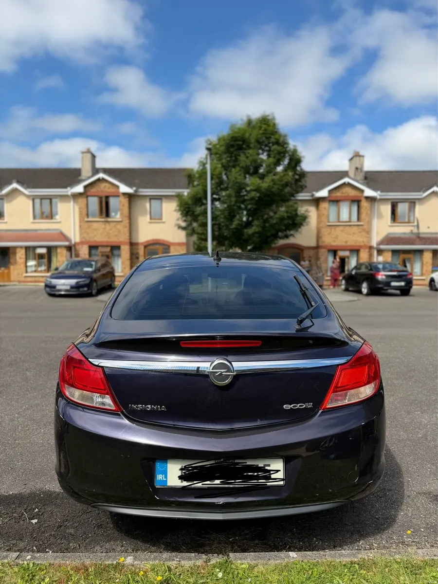 Opel Insignia 2012 Diesel - Image 2