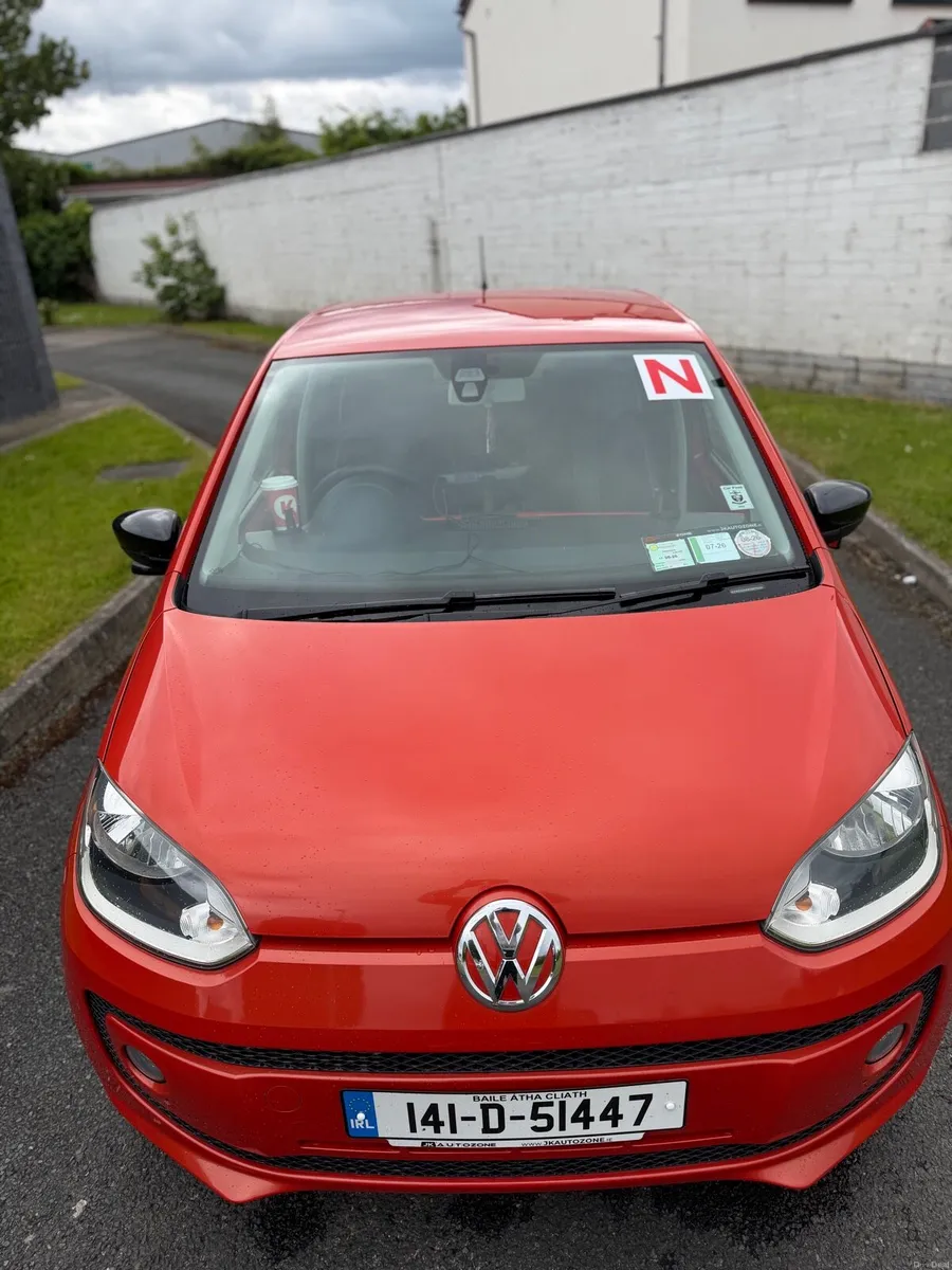 Volkswagen up! 2014 automatic - Image 1