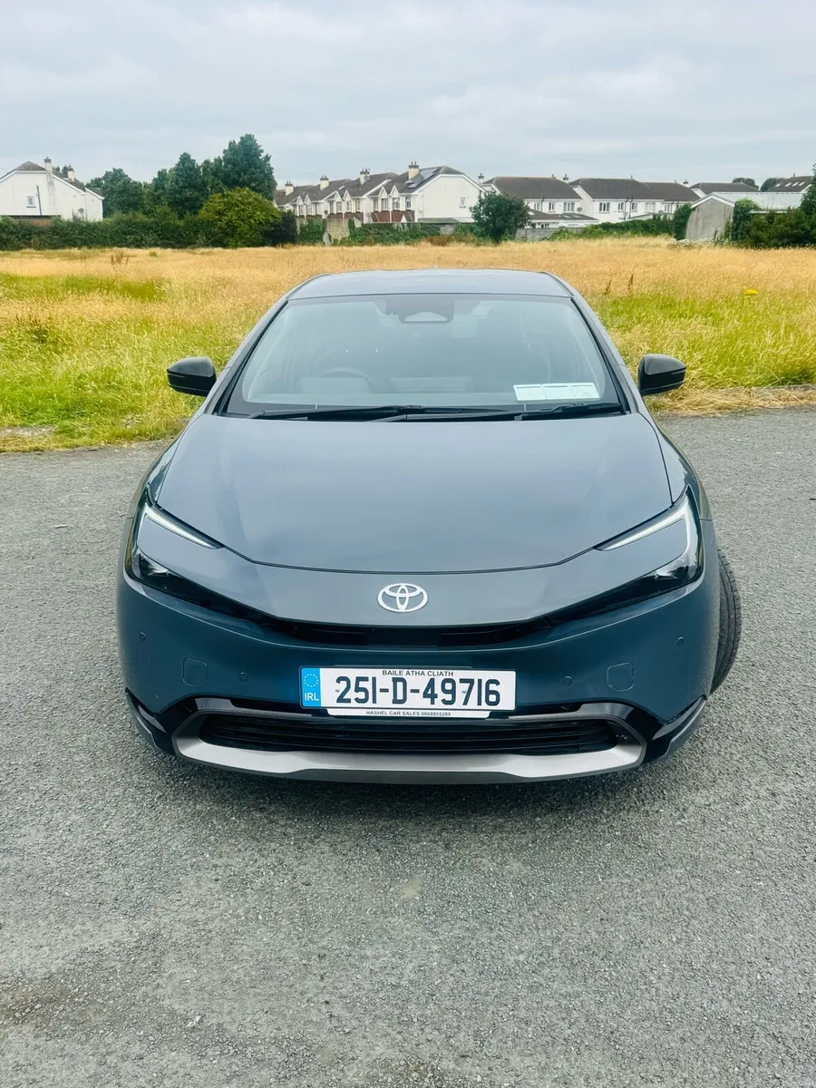 Luxury Toyota Prius Leather Seats Electric 45km - Image 1