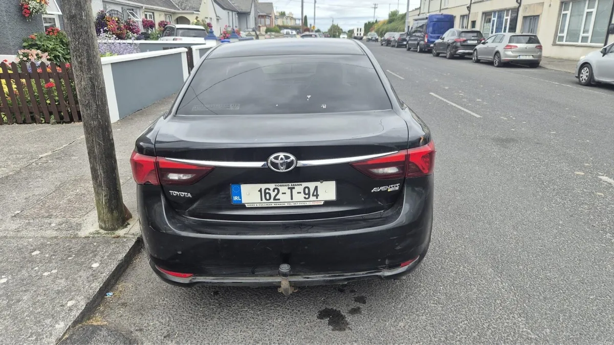 2 Toyota avensis 2016 - Image 2