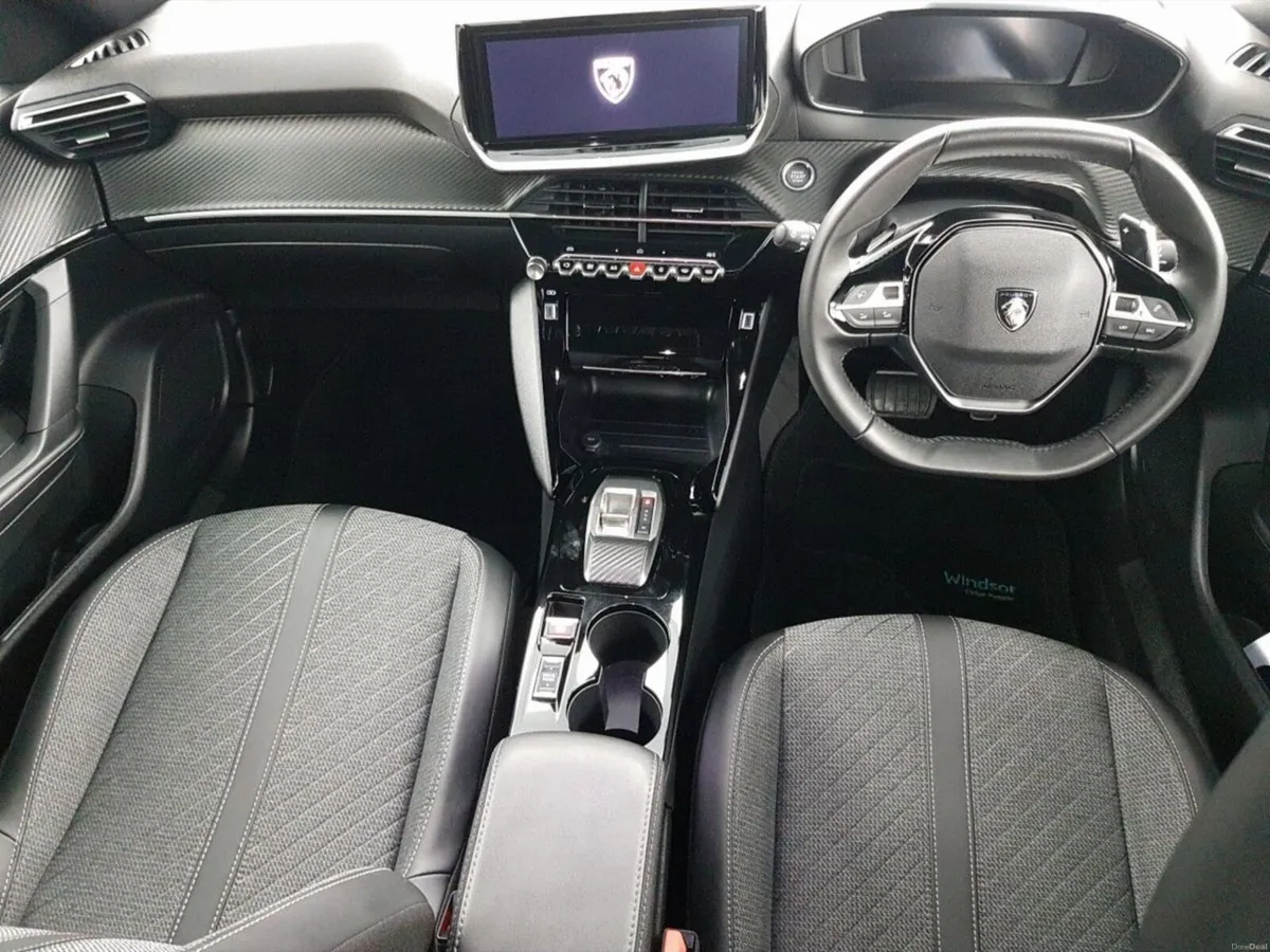 Peugeot 2008 HYBRID 145BHP e-DCS6 Allure - Image 4