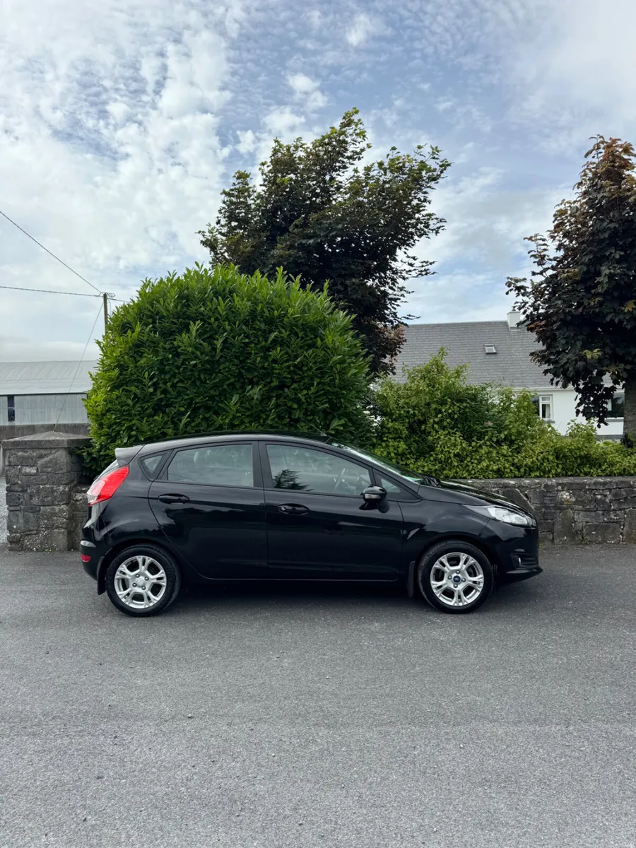 Ford Fiesta 2016 . 1.2 PETROL - Image 2