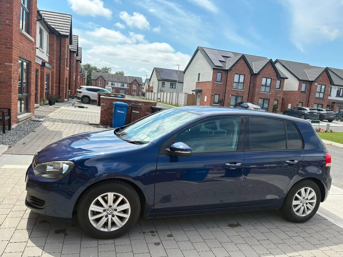 Volkswagen Golf 2013 automatic blue motion 1.2l TS - Image 2