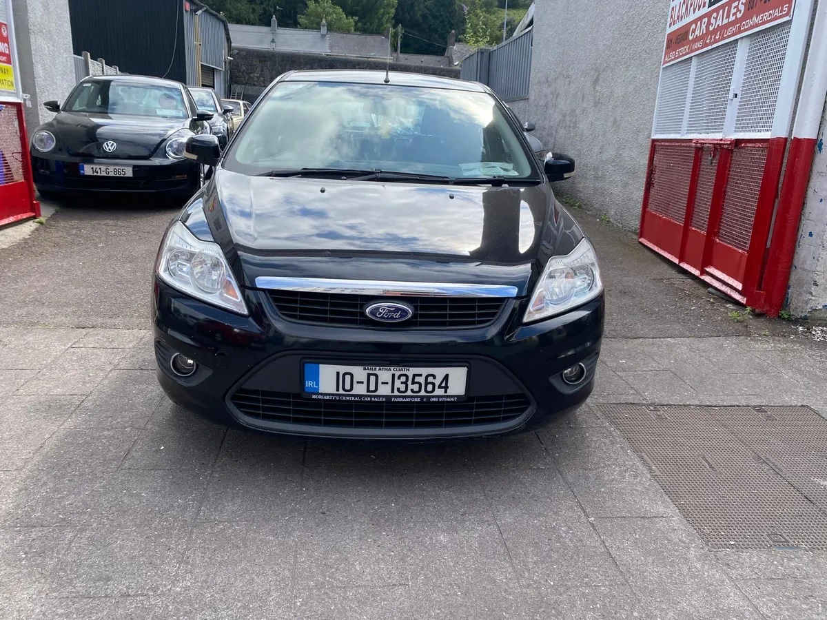 Ford Focus 2010 - Image 2