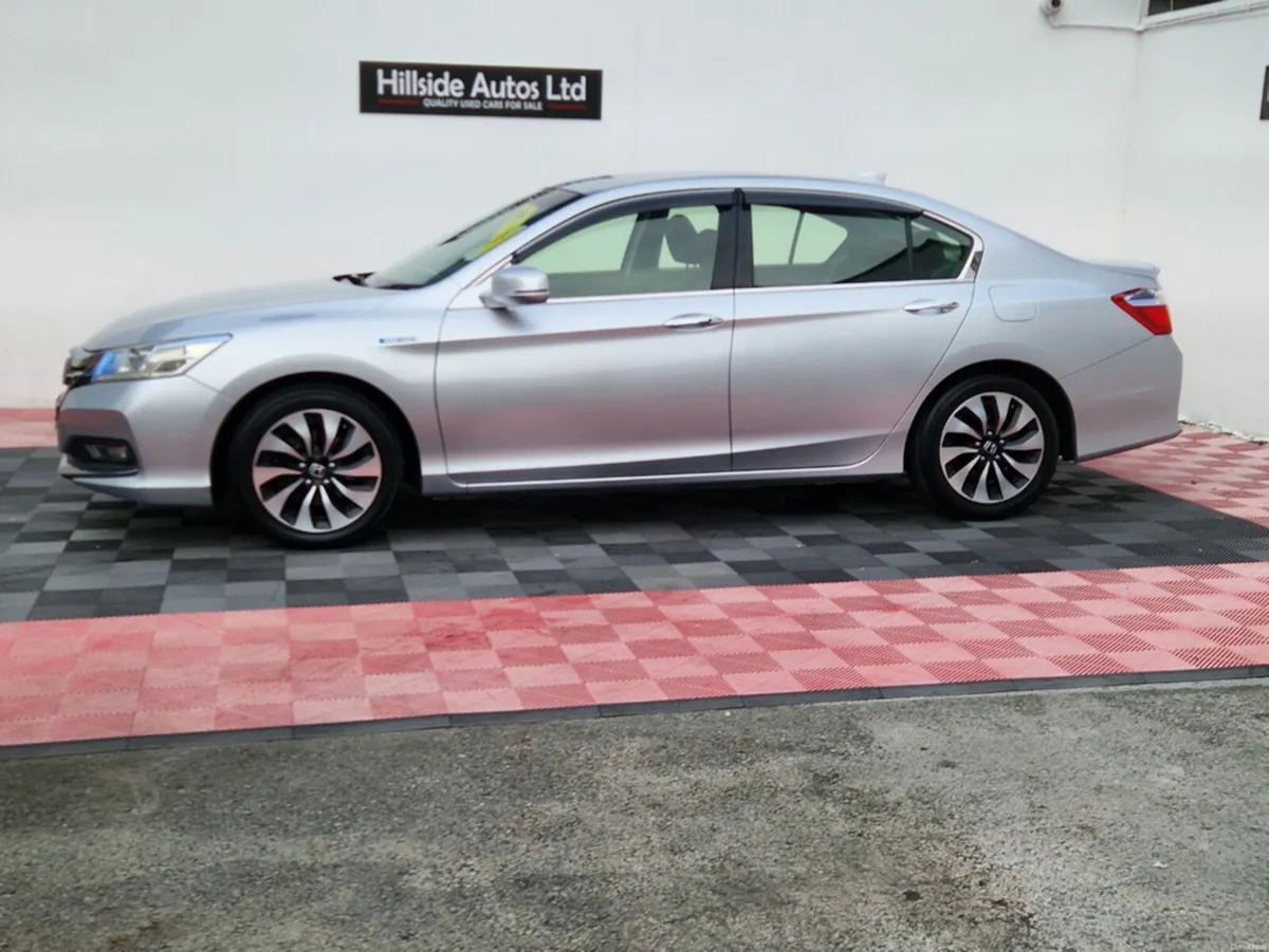 Honda Accord EXCLUSIVE  PETROL HYBRID 2.0 AUTOMATI - Image 5