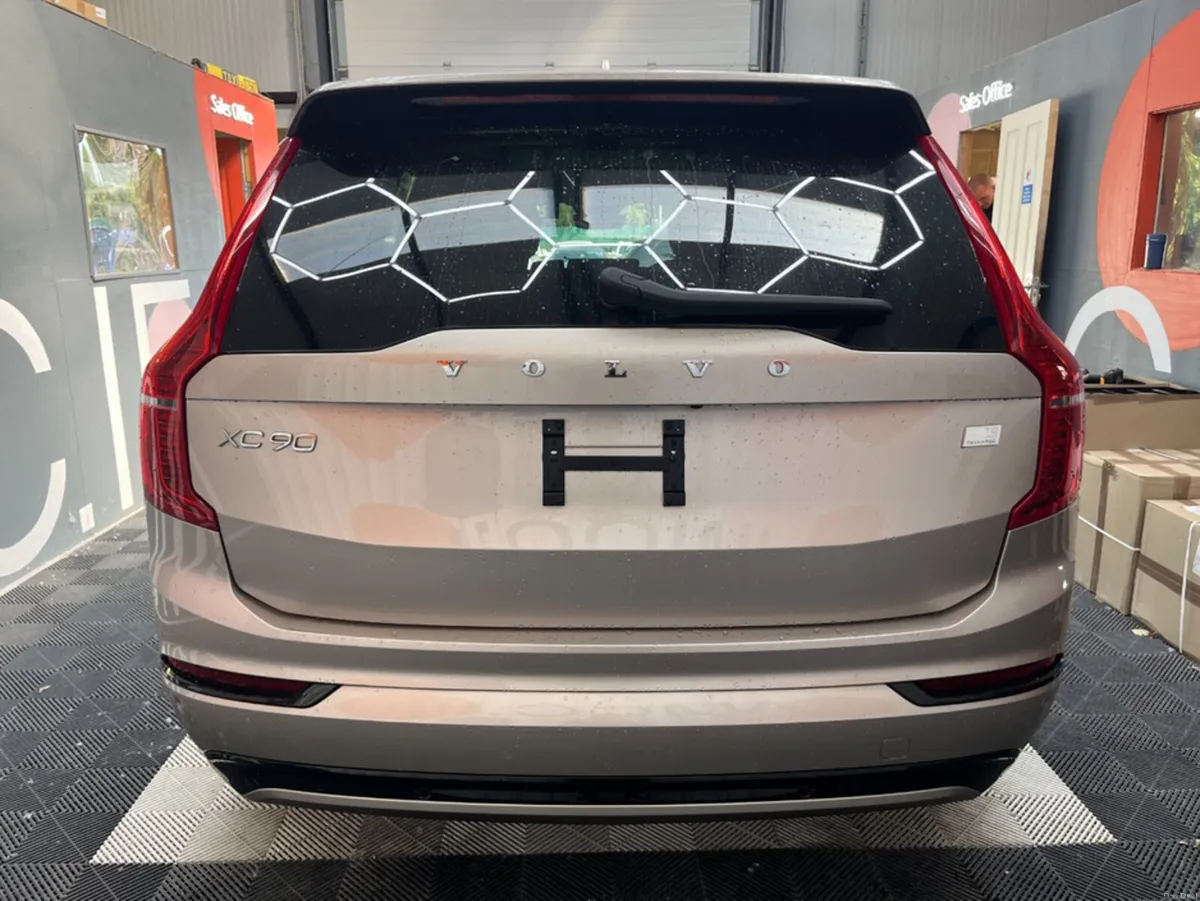Volvo XC90 2023 VOLVO XC90 T8 PLUG-IN 2.0 AUTOMATI - Image 3