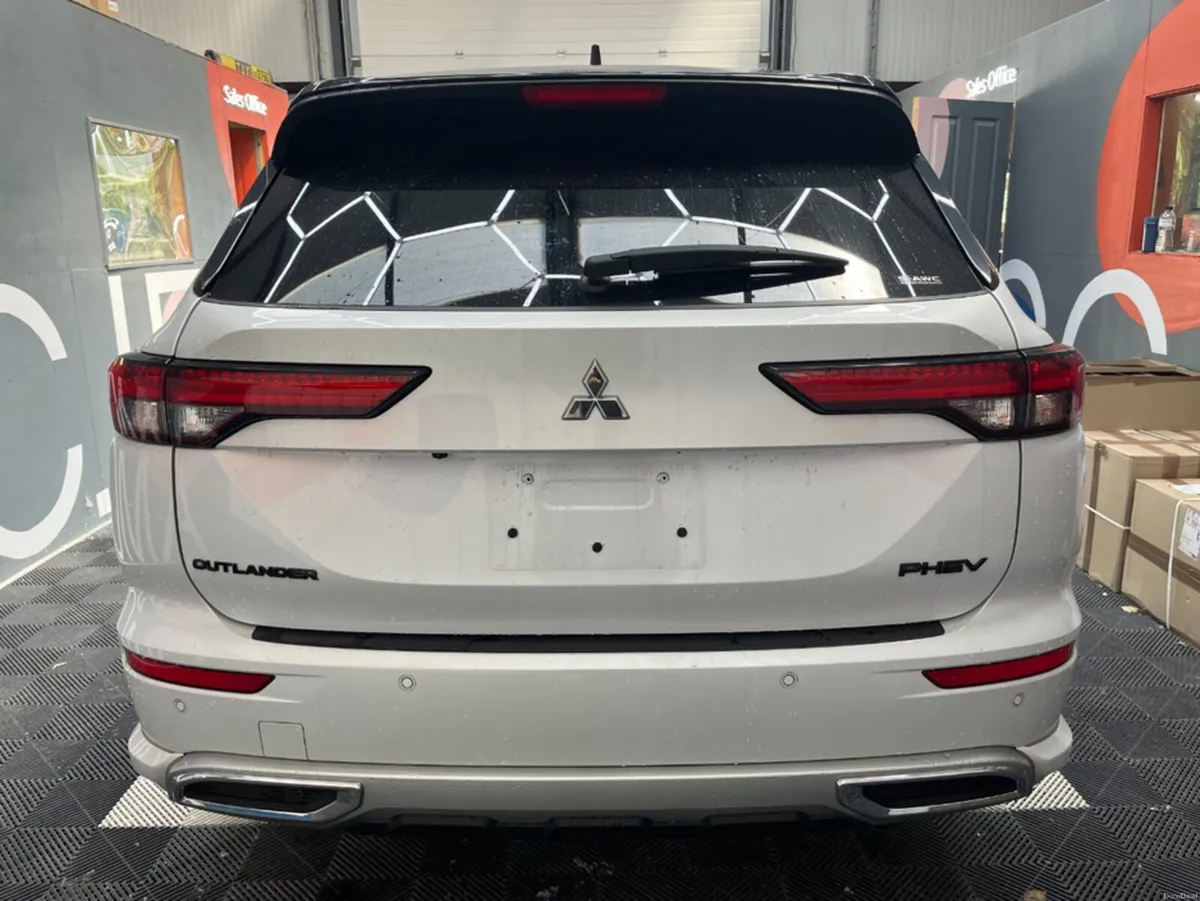 Mitsubishi Outlander 2023 MITSUBISHI OUTLANDER PHE - Image 3