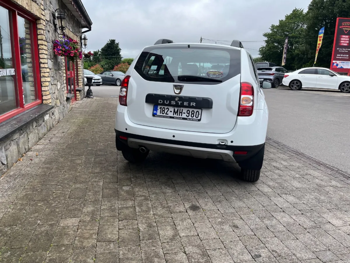 Dacia Duster SIGNATURE 1.5 DCI 110 4 4DR - Image 3