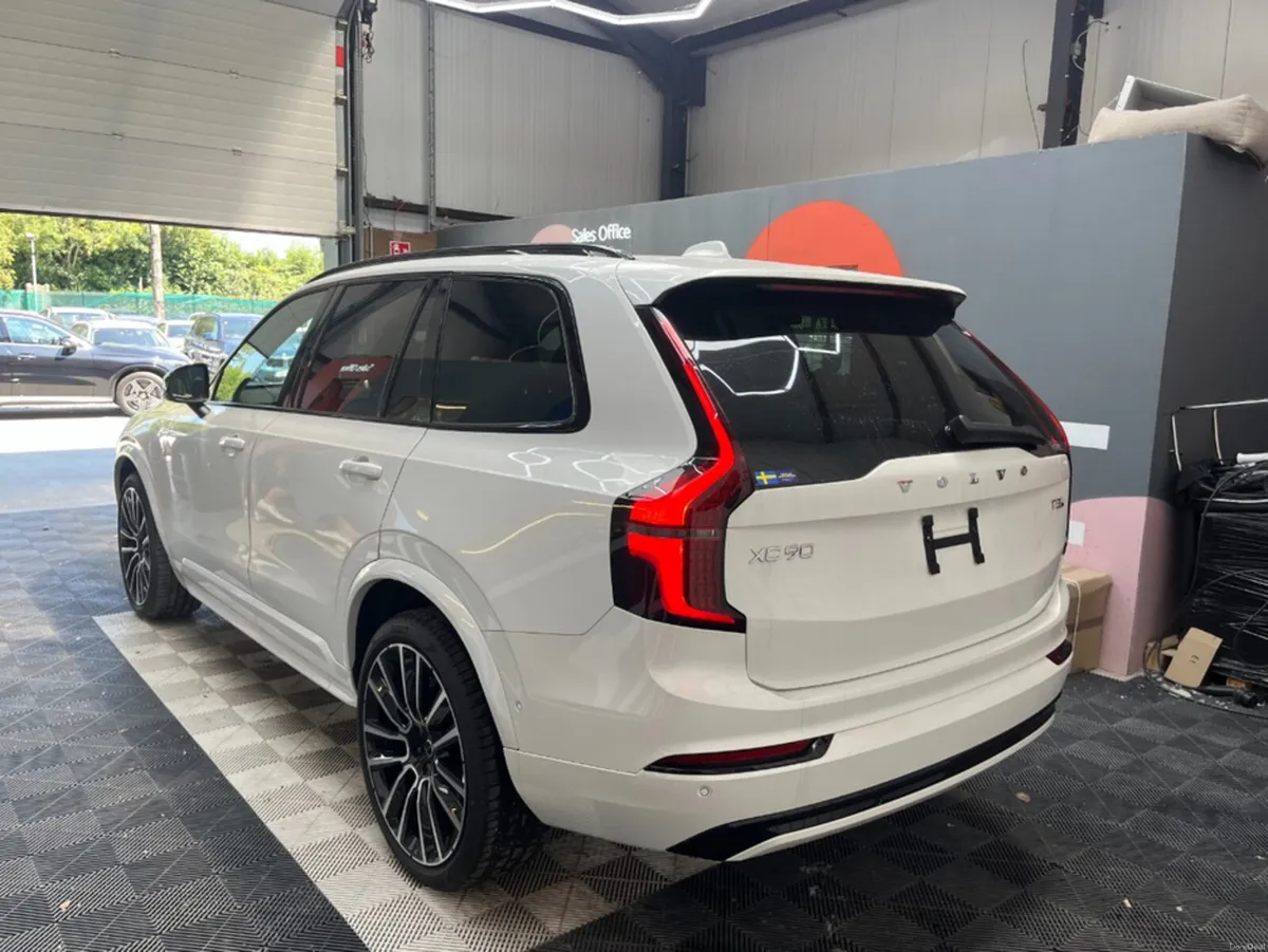 Volvo XC90 2025 VOLVO XC90 T8 PLUG-IN 2.0 AUTOMATI - Image 4