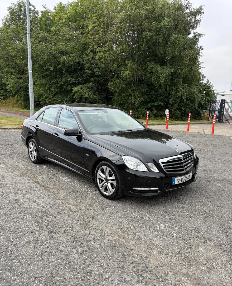 Mercedes E220 CDI 2012 - Image 1