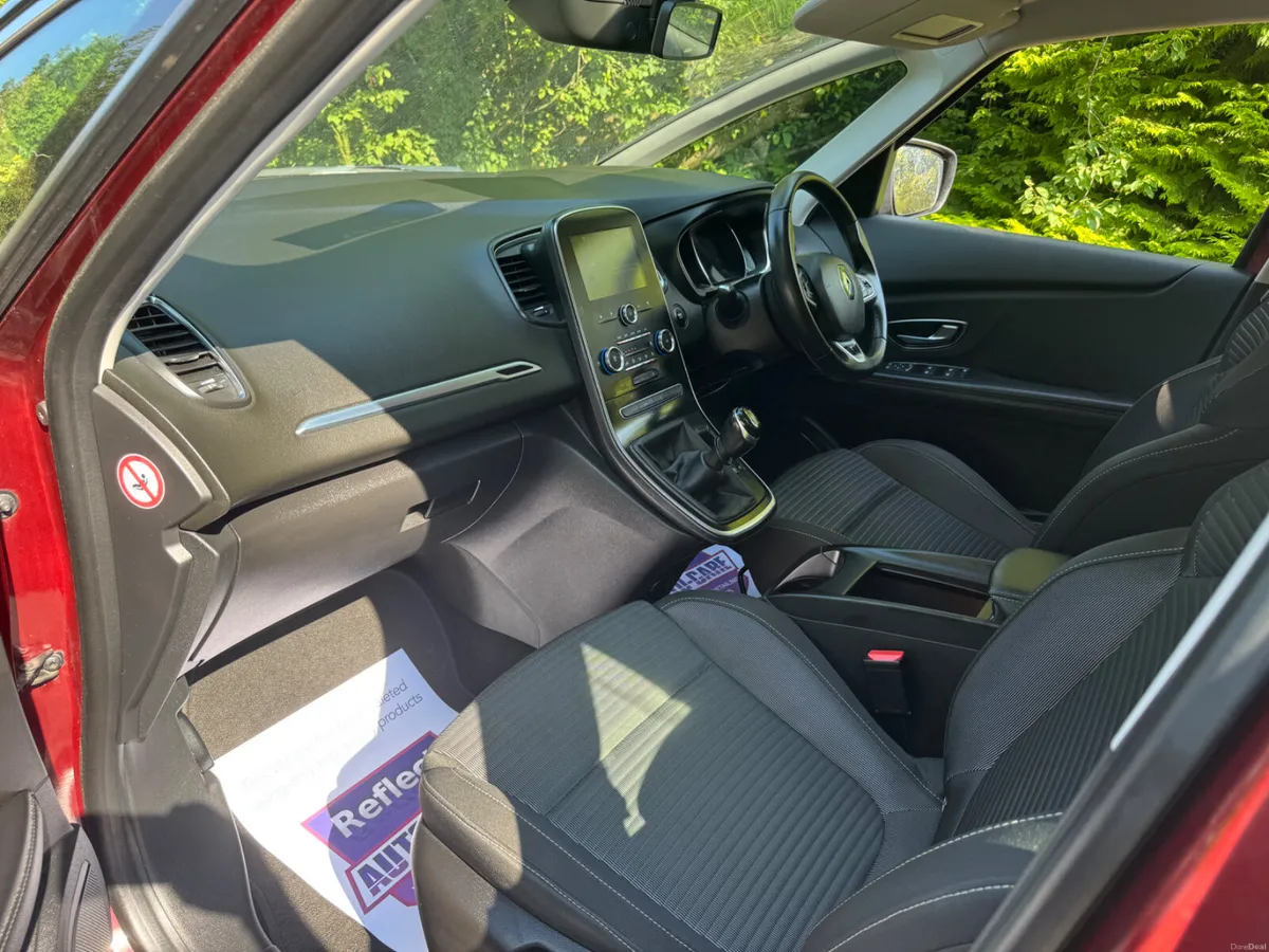 19 Renault Grand Scenic DCI .. 7 seats low KMS - Image 6