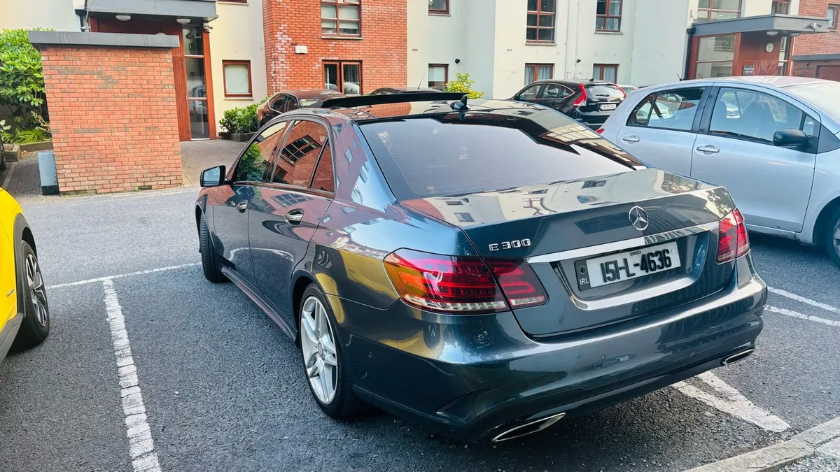 Car - Image 1