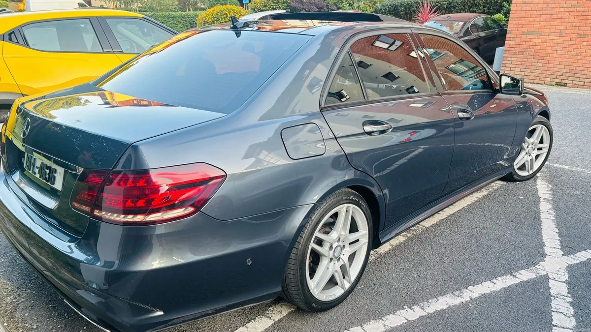 Car - Image 2