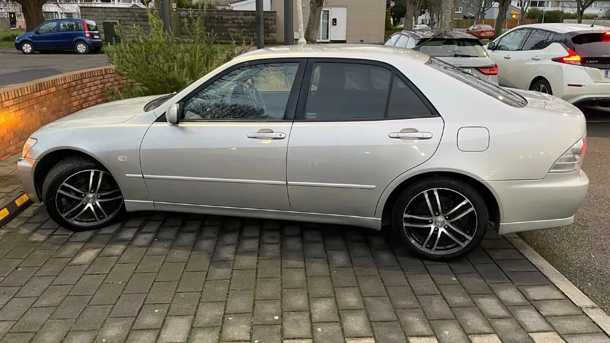 Toyota Altezza AS200 (GXE10) - Image 3