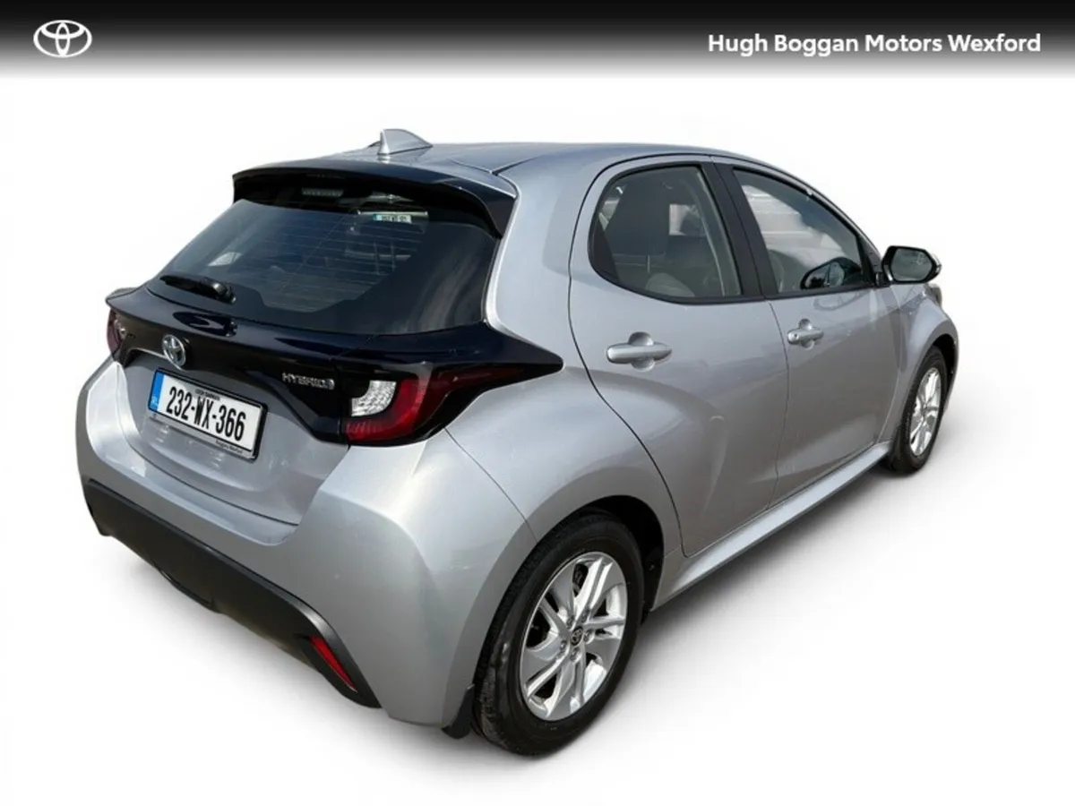 Toyota Yaris HYBRID LUNA AUTOMATIC - Image 2