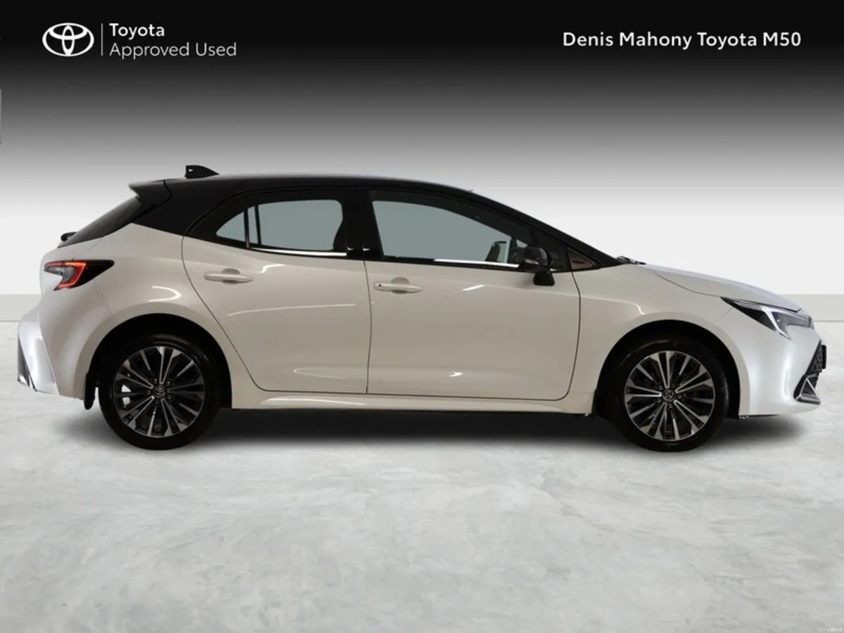 Toyota Corolla Luna Sport Hybrid Hatchback - Image 3