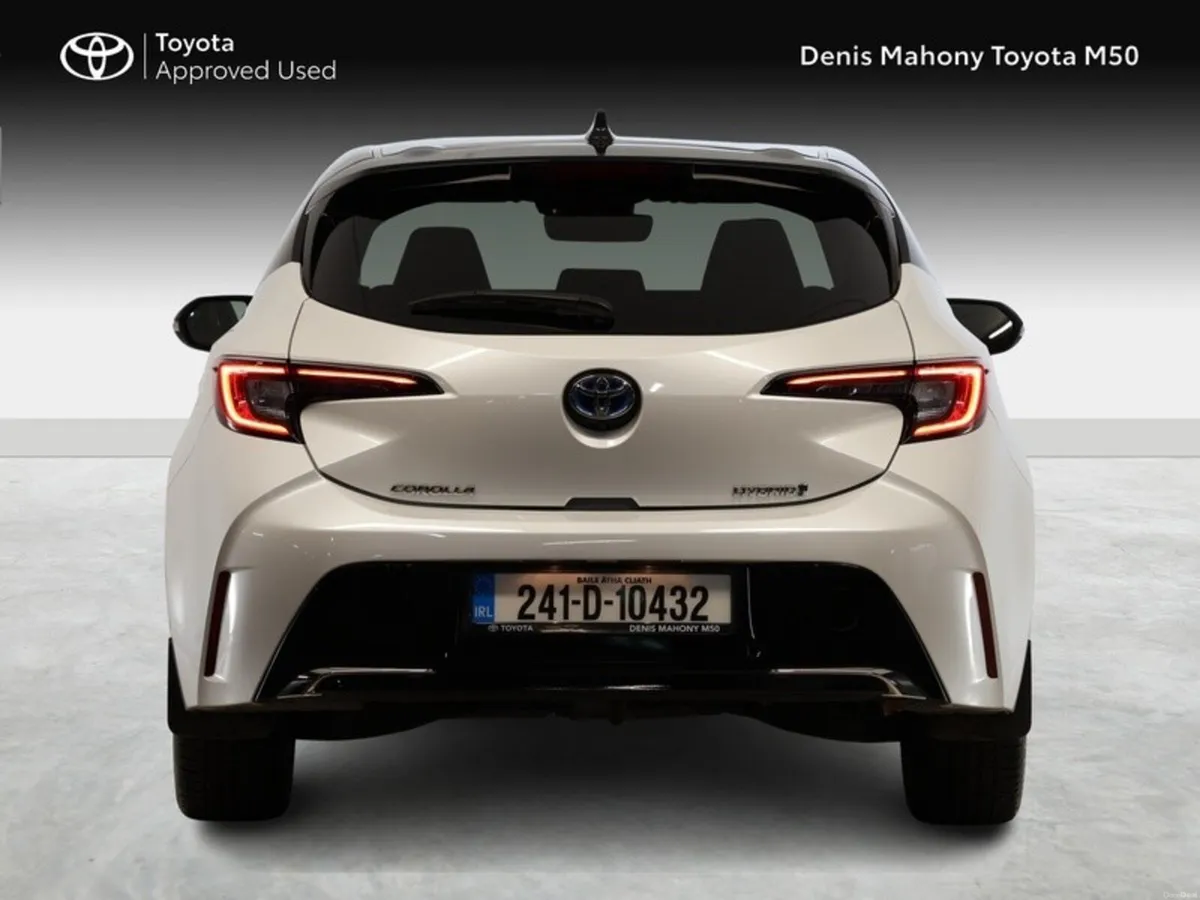 Toyota Corolla Luna Sport Hybrid Hatchback - Image 4