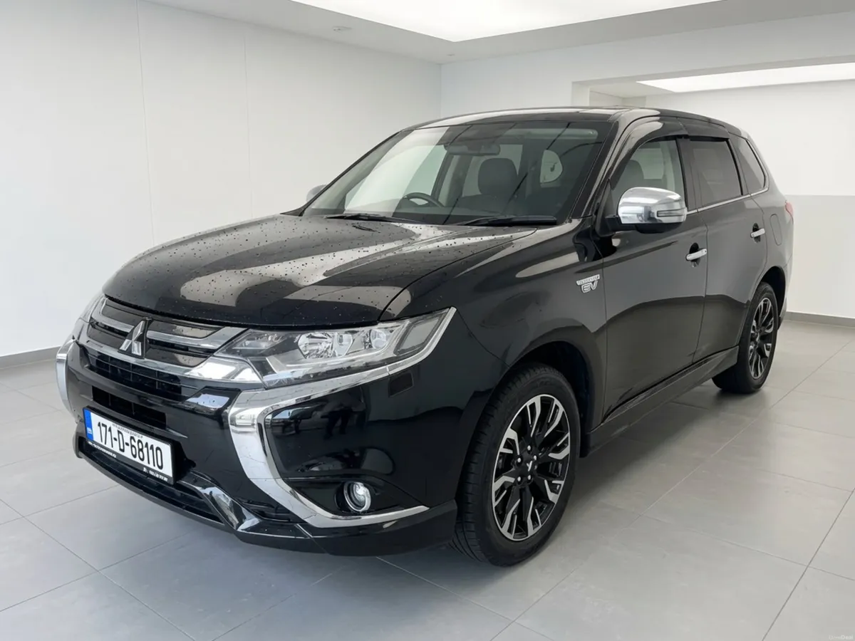 Mitsubishi Outlander 2017 HIGH SPEC PHEV - Image 3