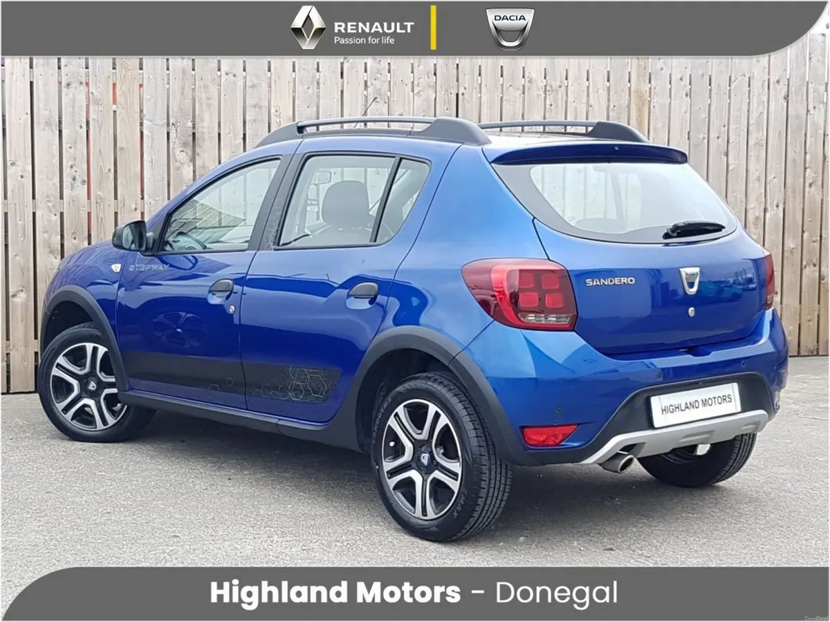 Dacia Sandero Stepway TCe 90 STEPWAY Signature - Image 3