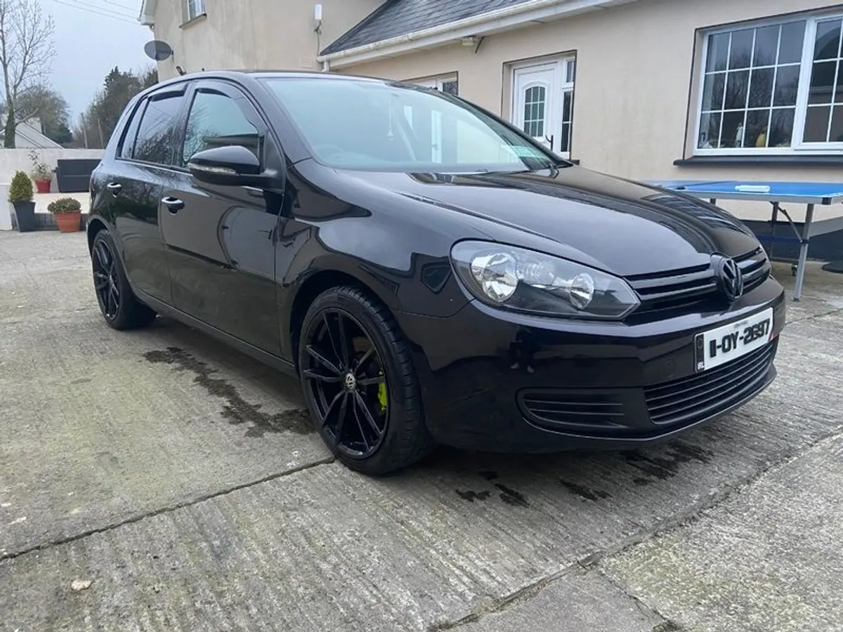 2011 Volkswagen Golf - Image 3