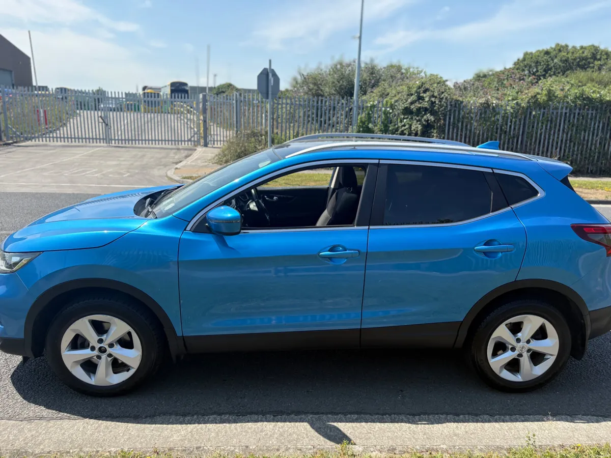 Nissan Qashqai 1.2 petrol auto, panroof - Image 4