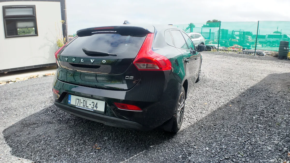 2017 Volvo V40 2.0L Manual NCT 07/27 - Image 6