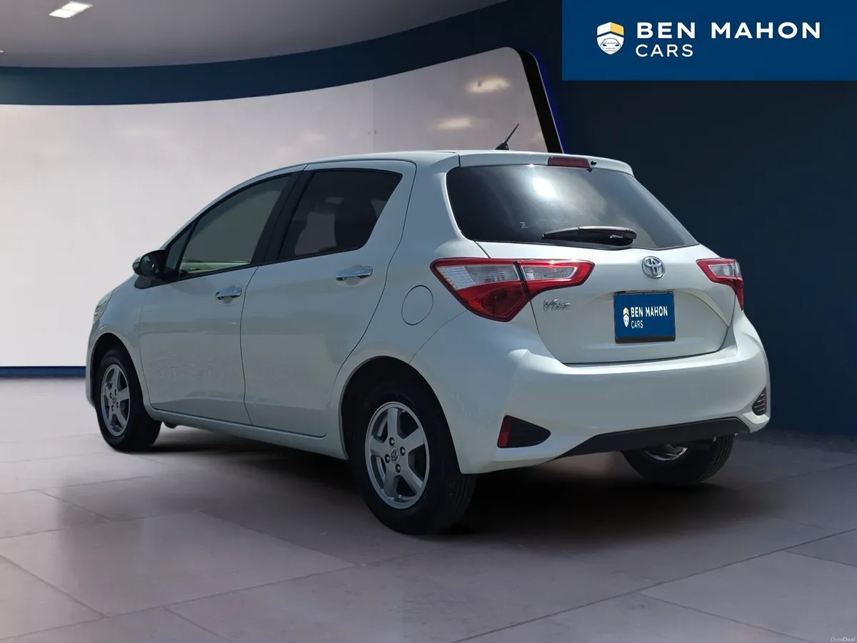 Toyota Yaris Vitz - Image 3
