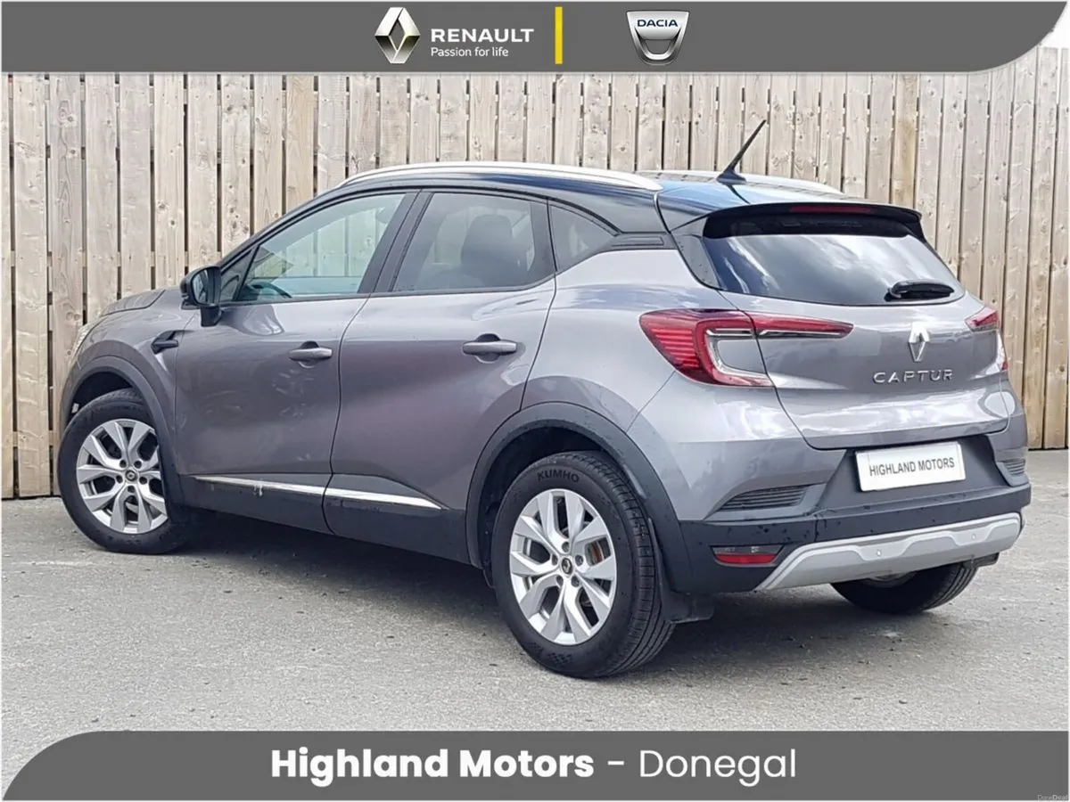 Renault Captur TCe 100 Iconic ** FROM €69 PER WEEK - Image 3