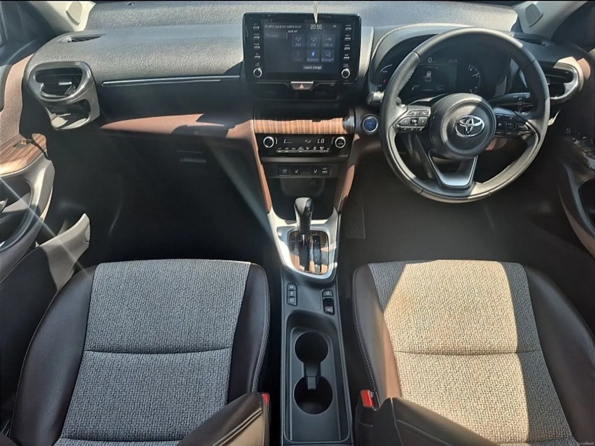 Toyota Yaris Cross ** HYBRID ** LOW KMS ** TRINITY - Image 2
