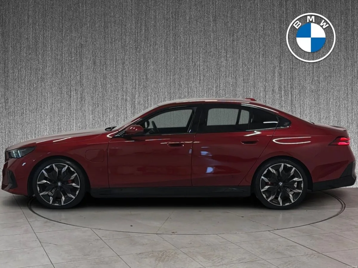 BMW 5-Series 530e M Sport PRO - Image 4